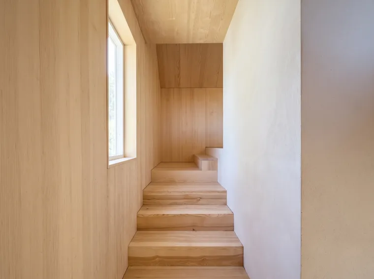 Treppe und Wandverkleidung